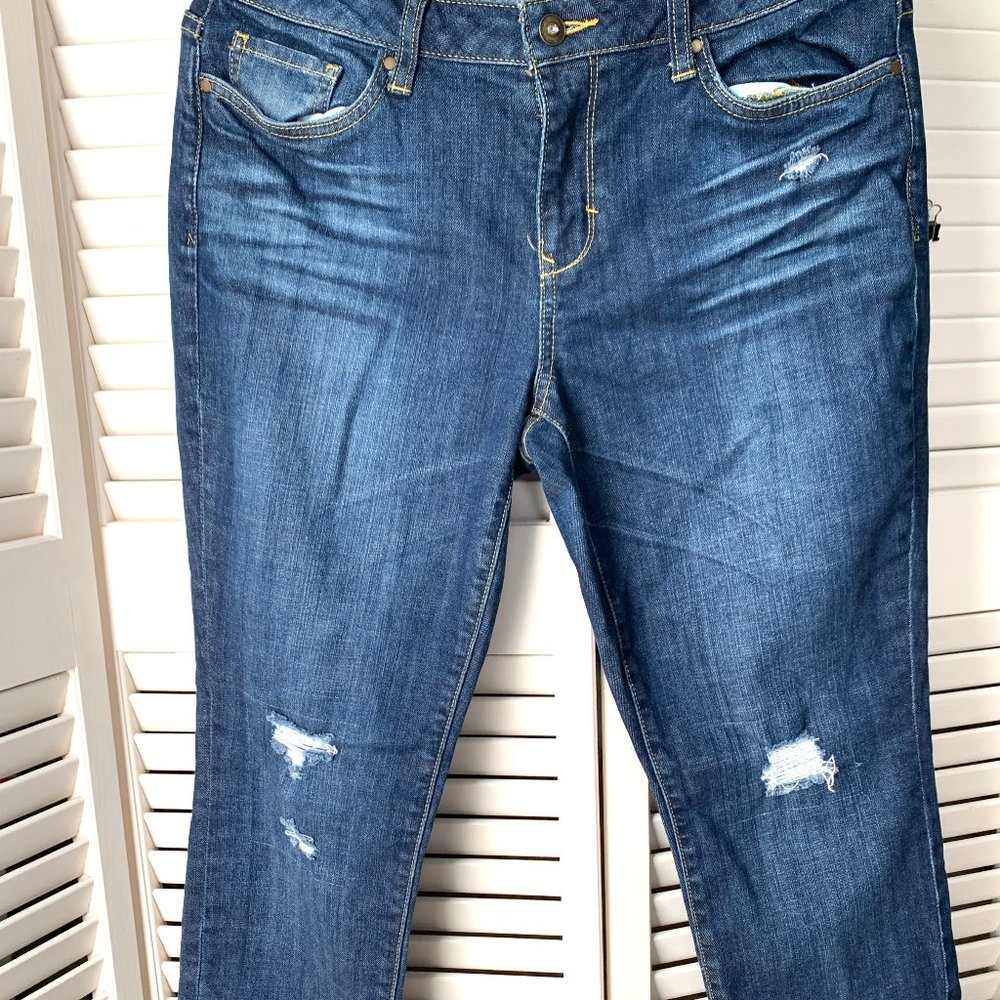 Women's Boston Proper Size 10 Slightly Distressed Jeans
